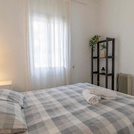Apartamentos Los Remedios Siviglia Esterno foto