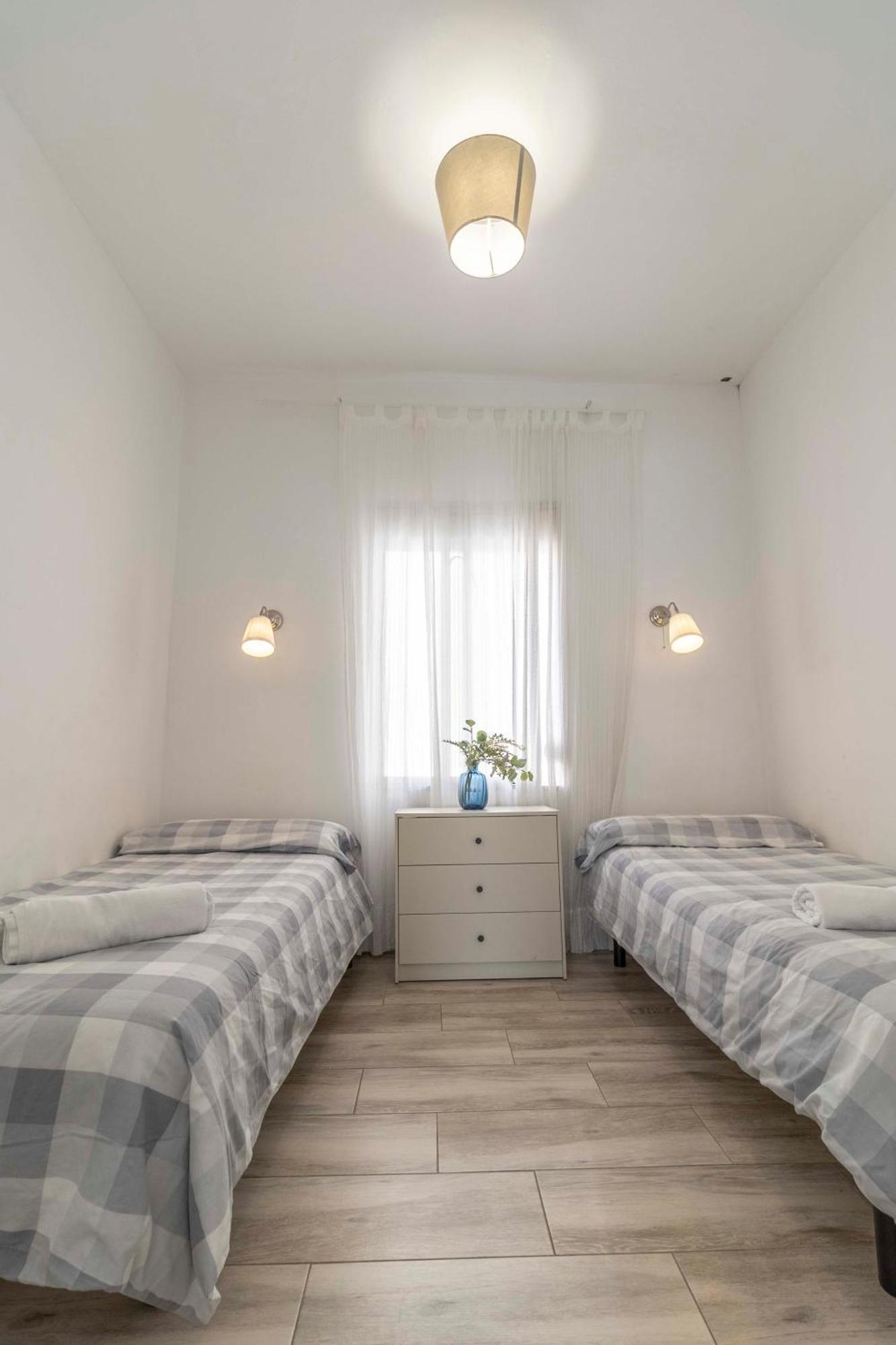 Apartamentos Los Remedios Siviglia Esterno foto
