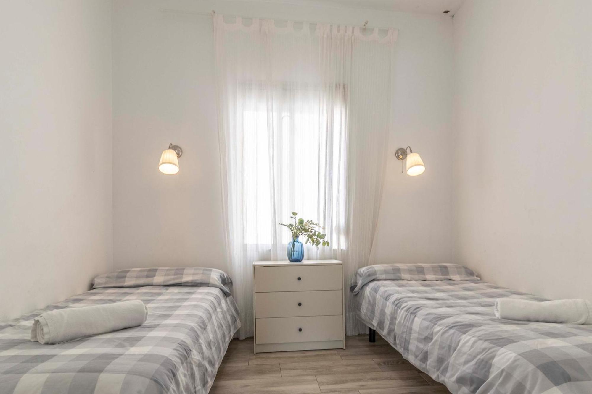 Apartamentos Los Remedios Siviglia Esterno foto